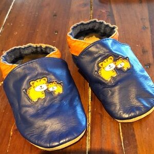 Fisher price leather kids booties. EUC!